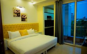 Lime Tree Luxury Studio - Service Apartment Near Artemis Hospital ,Gurgaon